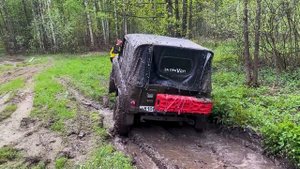 Стоковая НИВА и подготовленная НИВА ШЕВРОЛЕ против УАЗ на 185 л.с. на бездорожье