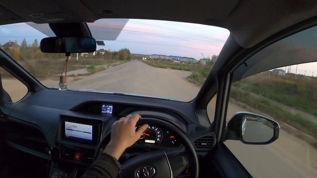 Toyota Voxy Test Drive смотреть онлайн