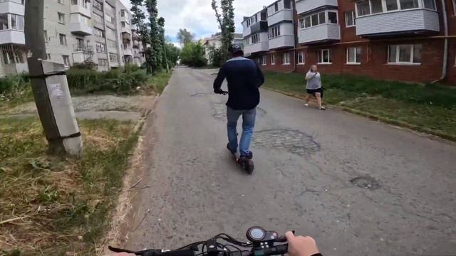 катаемся на электросамокатах Kugoom4proDualtron raptor