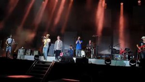 AnnenMayKantereit ft. Giant Rooks - Tom's Diner (Live in Köln)