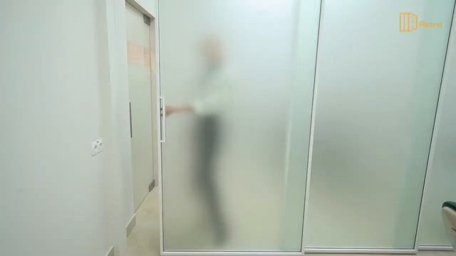 Каскадная перегородка с раздвижным механизмом синхронного типа от компании Риера.