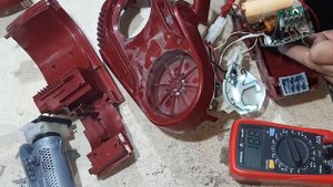 Пылесос Black+Decker упал и не включается.