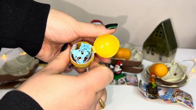 Распаковка Зимних киндеров | Рождественских киндеров 2024 смотреть онлайн