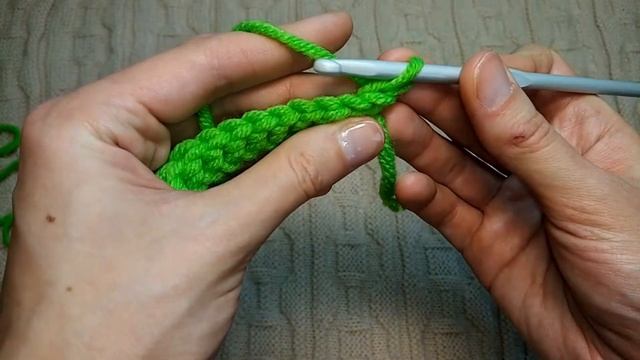 КАК СВЯЗАТЬ УПРУГУЮ РЕЗИНКУ КРЮЧКОМ -имитация лицевой глади крючком