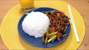 Свинина с побегами чеснока. Китайское блюдо с рисом. 蒜薹炒肉.