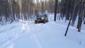 Пробиваем маршрут на озеро и жарим лебедки/снежная заруба с уазами