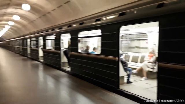 [Ретро-метро]: "Номерной" на станции "Красные ворота" смотреть онлайн