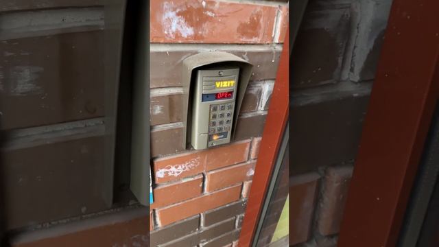 Инструкция по дистанционному заселению в квартиру посуточно   кодовым сейфом для ключей. Arenda67.r
