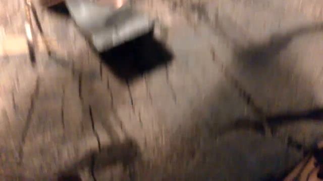 Как сделать простой электродвигатель