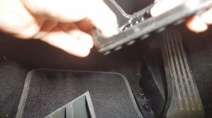 Замена накладок на педали мерседес W204. mercedes pedal pad replacement