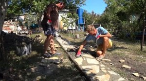 Садовая дорожка из песчаника своими руками