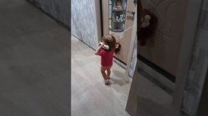 Алиса звонит бабушке по домофону?♂️?