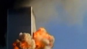 теракт 11 сентября 2001 года. второй самолёт врезается в южную башню