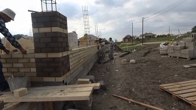 Достойных знать в лицо. Просьба к зрителям смотреть онлайн