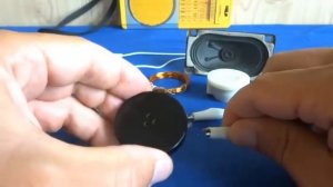 Радиопередатчик, радио-микрофон на 1450 м. Динамик вместо микрофона.