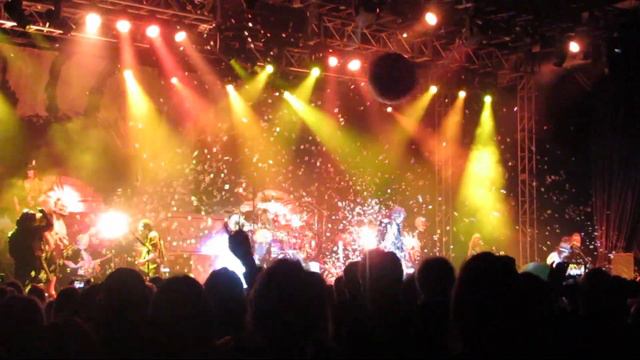 Alice Cooper Schools Out Live AC With Nita Strauss смотреть онлайн