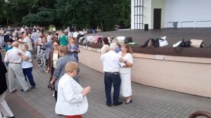 "Шалунья-осень придет, не спросит..."