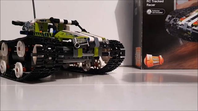 LEGO Technic Tracked Racer смотреть онлайн