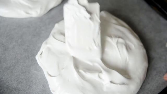 ТОРТ ПАВЛОВА самый вкусный десерт из БЕЗЕ с ягодами и фруктами со сливочным кремом - Pavlova Cake