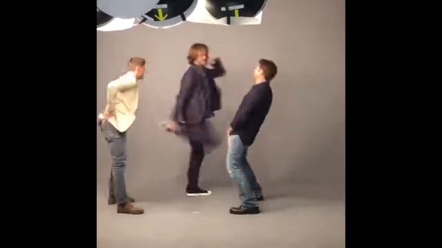 Jensen Ackles, Jared Padalecki, Misha Collins dancing смотреть онлайн