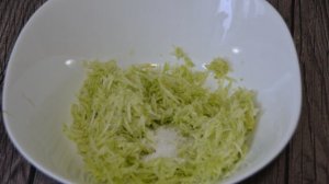 Оладьи из кабачков на дрожжах