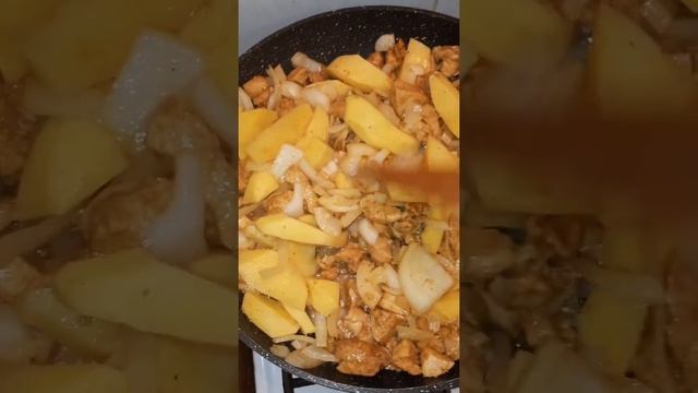 САМЫЙ ЛУЧШИЙ РЕЦЕПТ КУРИЦА С КАРТОШКОЙ БОМБИЧЕСКИЙ !!!#рецепты#куриноефиле#вкусныерецепты