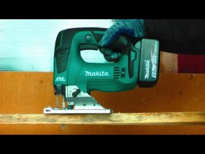 Makita DJV182Z - block