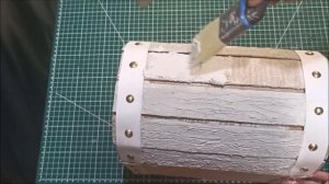 Сделал сундук из картона. DIY