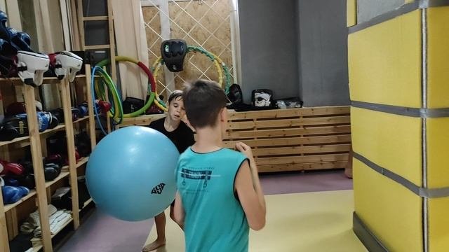 Тренировка по боксу. Упражнение с мячом ?? #бокс #школабокса #секретыбокса