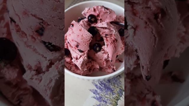 ДОМАШНЕЕ ЯГОДНОЕ МОРОЖЕННОЕ. (Рецепт в описании.) смотреть онлайн