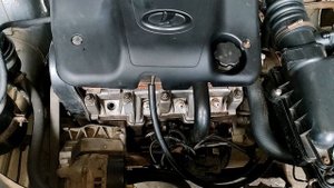 Замена свечей зажигания на авто ВАЗ 2112. Откручивать на горячую, а закручивать на холодную.