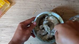 По холодной воде лучше не придумать, прикормка - мастырка для рыбалки на поплавок и донки.