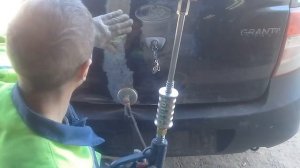 Рихтовка багажника гранта, устранение вмятин спотером