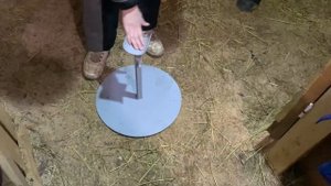 Подставка для расчистки копыт. Самодельная.