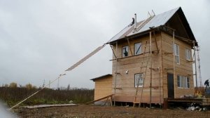 Подъём длинных листов металлочерепицы