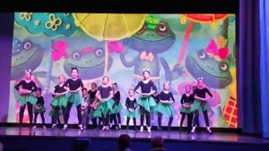 "Маленькая страна" 18.05.2023 ДК "Октябрь танец "Лягушачий хор" руководитель Мусык Н.А. Голицыно