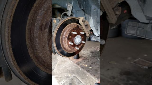 Best Way To Remove Brake Rotor Screws
