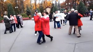 ЗАМАНИЛА! ХАРЬКОВ РУЛИТ! ТАНЦЫ ВПАРКЕ ГОРЬКОГО