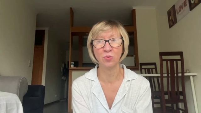 Снежинская пропесочила про меня /Что то болит живот смотреть онлайн