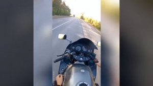 Kawasaki zzr400-2