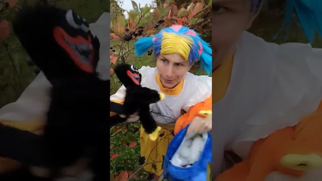 Малявка и Малой Человек-Паук встретились в деревне. ШОК! Человек-Паук показал лицо #shorts смотреть онлайн