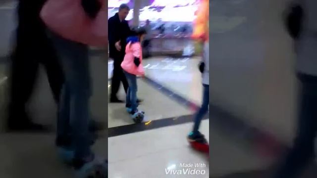 Катаюсь на гироскутере смотреть онлайн