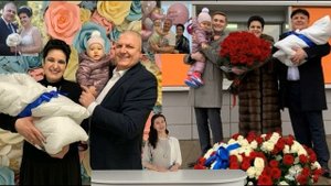 Елена Голунова в свои 53 родила пятого ребенка!