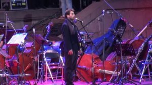 ПЕТР НАЛИЧ НА ПАТРИАРШИХ. ФЕСТИВАЛЬ "МУЗЫКА НА ВОДЕ", 09.05.2015 - ПЕСНЯ О ВОРОШИЛОВЕ (С. ПРОКОФЬЕВ)