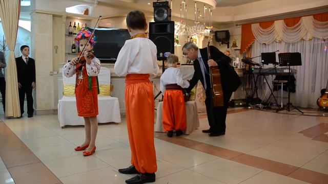 Вокально-инструментальный ансамбль "Мажорики" - Гопак.MOV