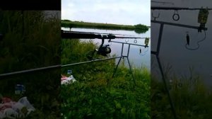 рот под своими руками