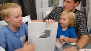 Мясников получил серебряную кнопку от Ютуб!!!  Лучшая распаковка на Ютуб!!!