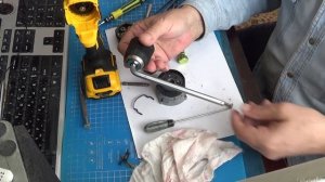 Как снять патрон на дрели Dewalt DCD701D2-QW