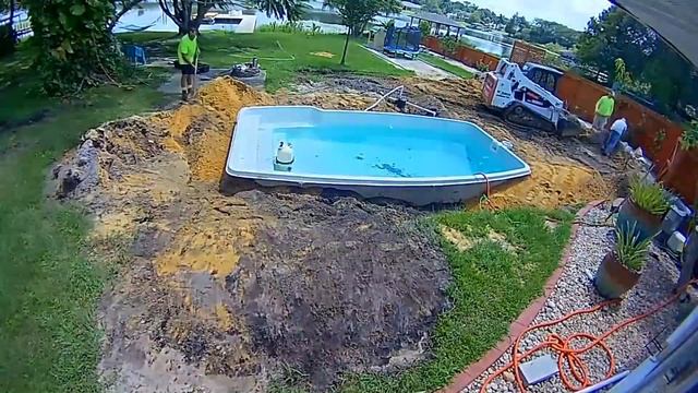 Fiberglass Pool Install (2min Timelapse) смотреть онлайн