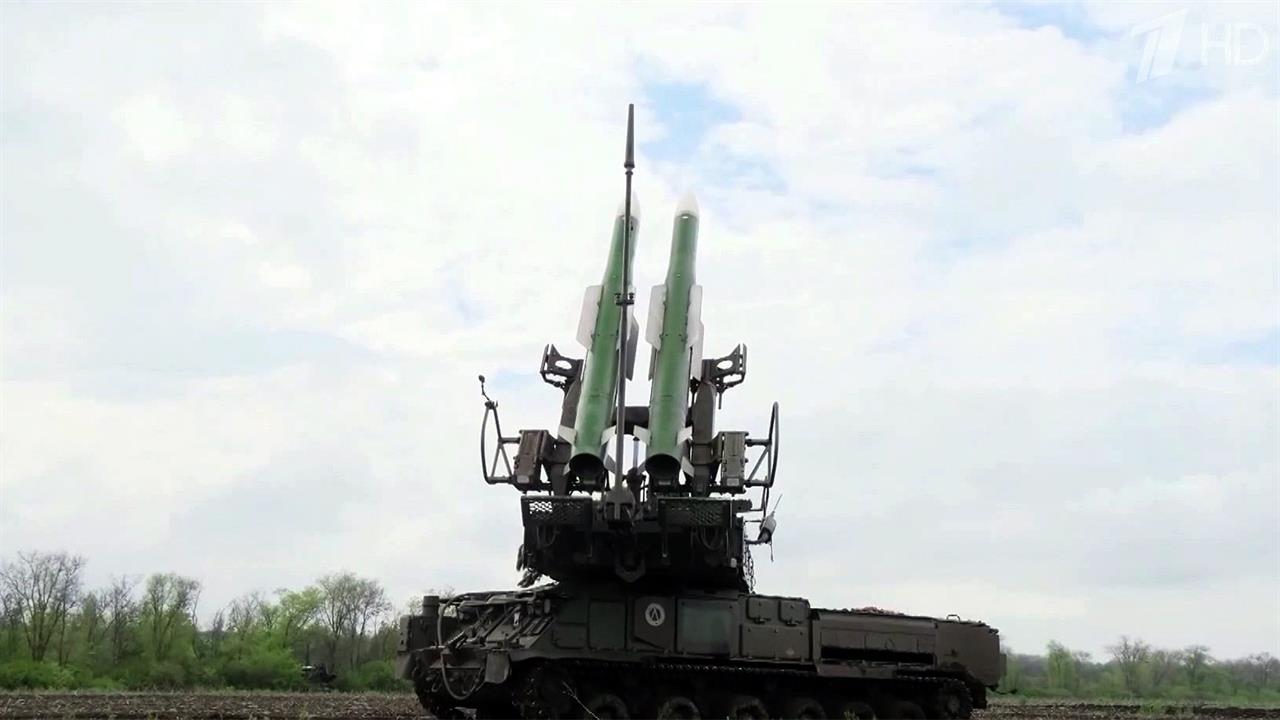 Этой ночью российская армия нанесла удар по украинским военным аэродромам